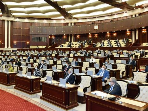 Deputatlar qış tətilinə ÇIXDILAR