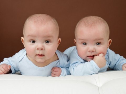 Yeni ilin ilk körpələri əkiz OĞLANLARDI