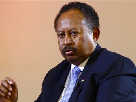 Sudanın baş naziri isrefa verdi