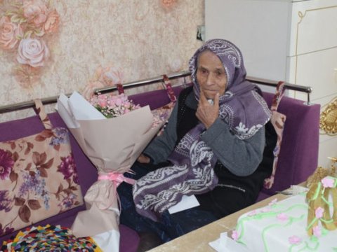 Qubanın ən yaşlı sakininin 100 yaşı tamam oldu - FOTO