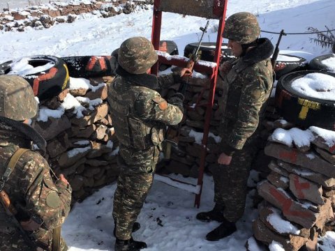 Əsgər söyüşə görə güllələnib  