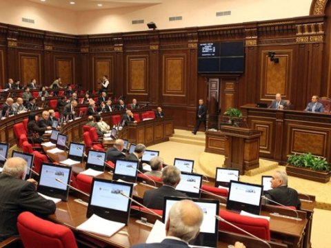 İstefa verən erməni deputatlar qubernator ola bilərlər