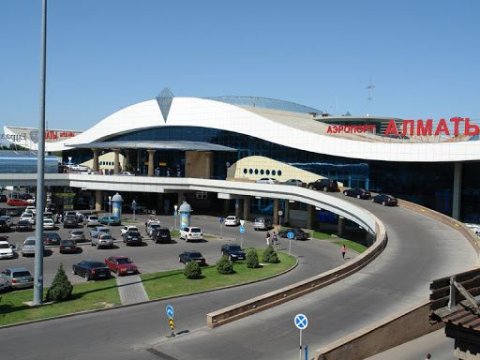 Almatı hava limanı azad edildi