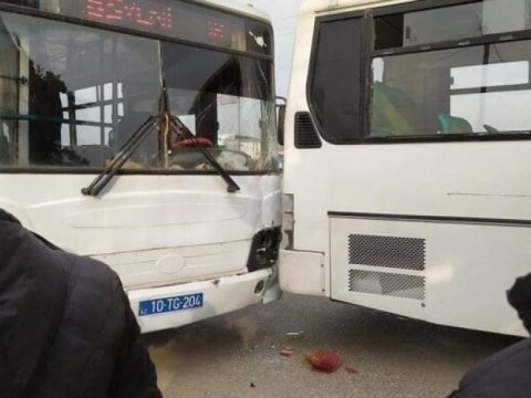 Bakıda 3 avtobus toqquşub - Xəsarət alan var
