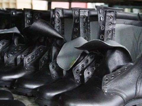 Ticarət mərkəzindən 12 000 manatlıq ayaqqabı OĞURLANDI