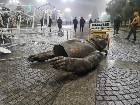Qazaxıstan fəlakətli bir yola girdi