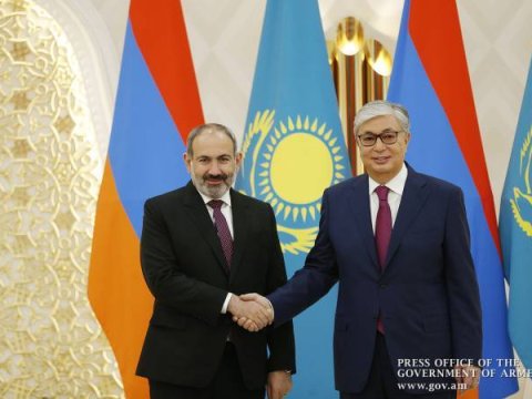 Tokayev Paşinyana TƏŞƏKKÜR ETDİ  