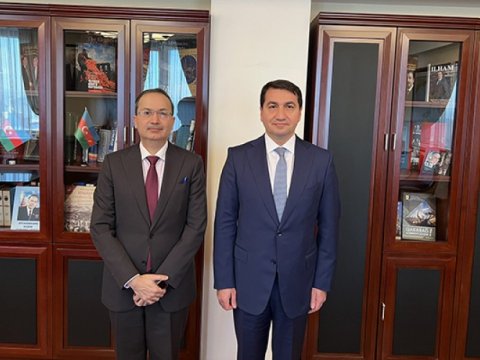 Hikmət Hacıyev Pakistan səfiri ilə görüşüb
