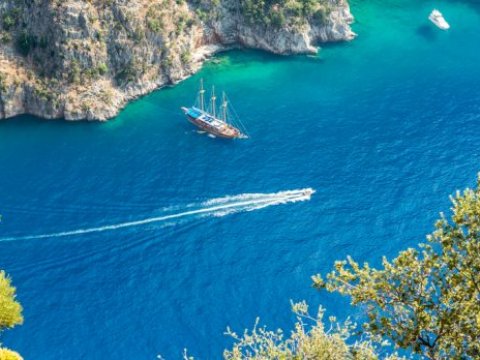 Daşqınlar turizm bölgələrini iflic etdi