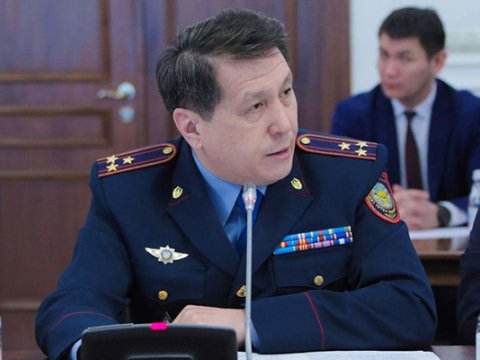 Qazaxıstanda general intihar etdi