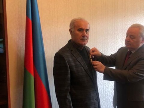 Səfər Əbiyev keçmiş mətbuat katibini təltif etdi - FOTO