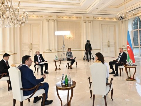 İlham Əliyev yerli telekanallara müsahibə verdi - FOTOLAR