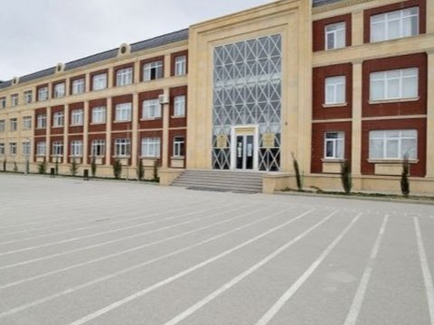 Şagirdin başını divara çırpan müəllimə XƏBƏRDARLIQ edildi