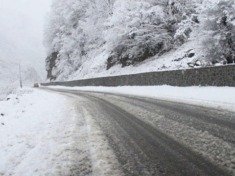 Yollarda son VƏZİYYƏT - Şuşaya güclü qar yağır