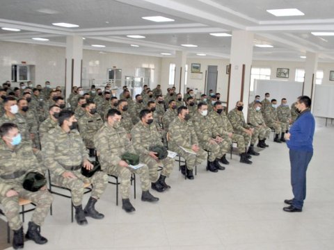 Hərbi qulluqçular üçün maarifləndirmə tədbiri