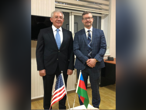 Amerikalı diplomat DİN-in sığınacağında