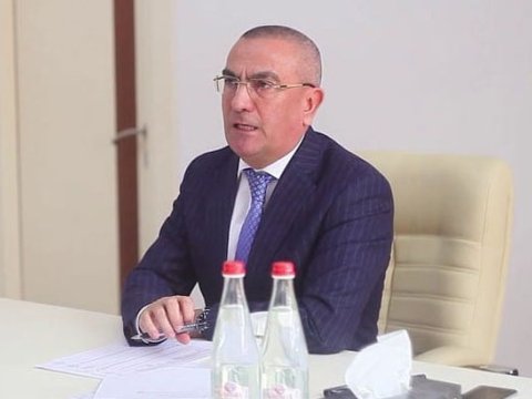 Alimpaşa Məmmədov həbsdə namaza başlayıb, şeir yazır
