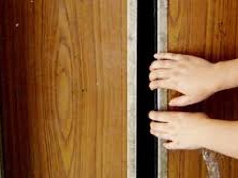 Çoxmərtəbəli binanın lift təhlükəsi aradan qaldırıldı