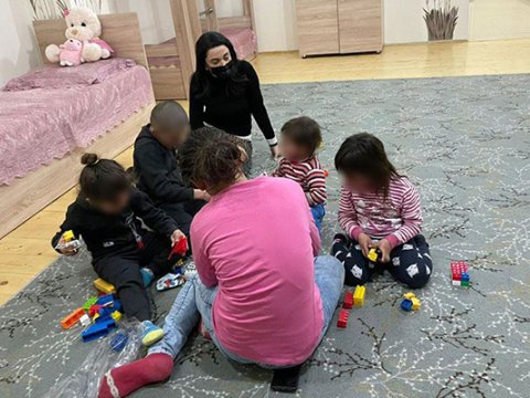 Ombudsman baxımsız qalan uşaqlarla görüşdü - FOTOLAR