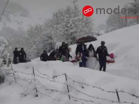 Fotosu ilə gündəm olan bəy hərbçi imiş - VİDEO