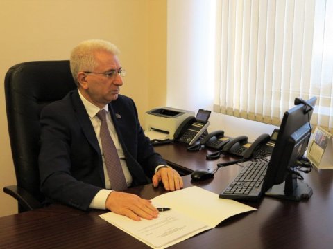 Elm və təhsil komitəsinin iclası keçirilib