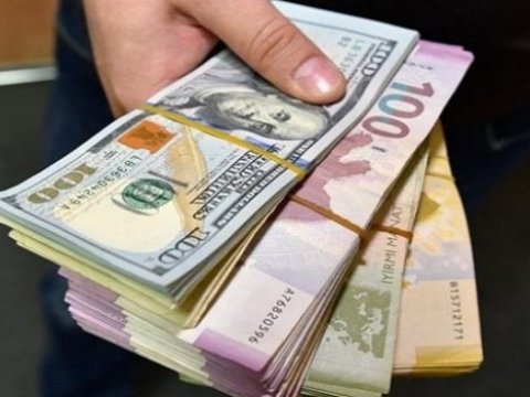 Əhalinin banklardakı əmanətləri artıb