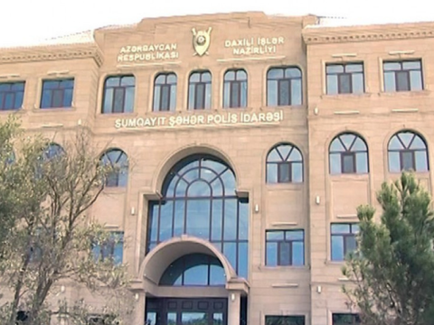 Sürücü polis şöbəsində öldü