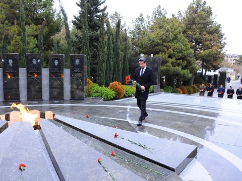 20 Yanvar şəhidləri yad edilib - FOTOLAR