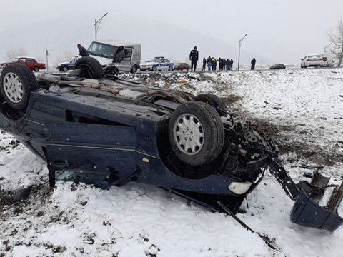 Məktəb direktoru ağır qəzada ÖLDÜ