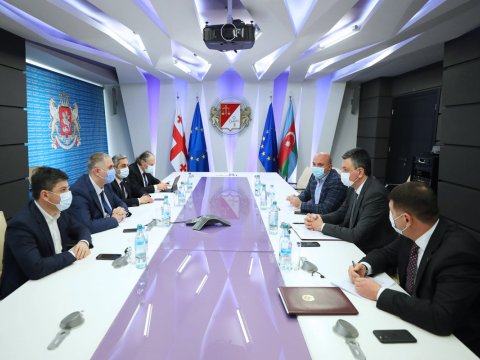 Azərbaycan səfiri gürcü nazirlə görüşdü