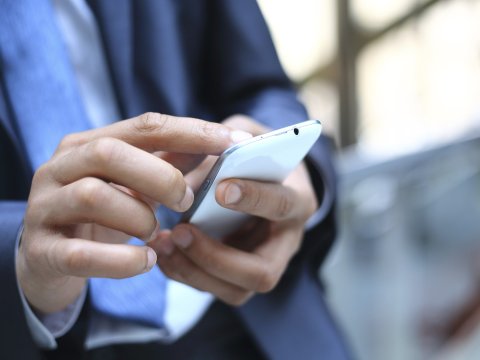 Mobil operatorların gəlirləri AÇIQLANDI 