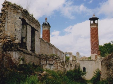 Qarabağdakı dini abidələrin bərpası parlamentdə müzakirə olunacaq