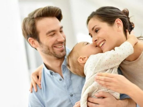 Valideyn himayəsindən məhrum olan uşaqların müavinəti ARTIRILDI