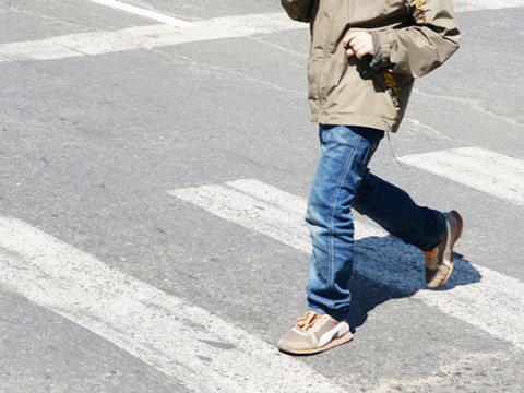 Ana və övladlarını maşın vurdu - ÖLƏN VAR