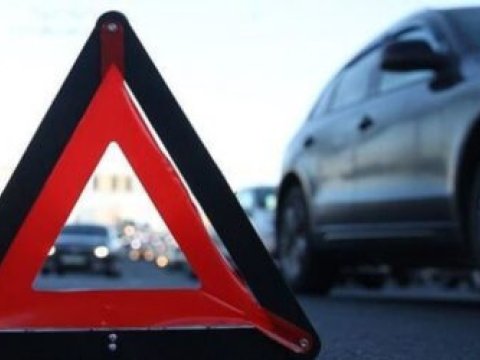 19 yaşlı gənci avtomobil vurdu