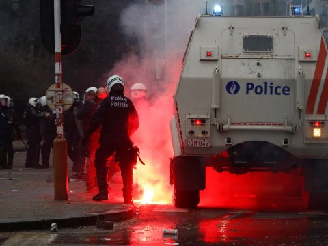 Brüsseldə polislə etirazçılar toqquşdu - 15 yaralı var