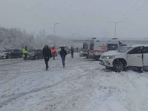Türkiyədə 37 maşın toqquşdu - 22 yaralı var