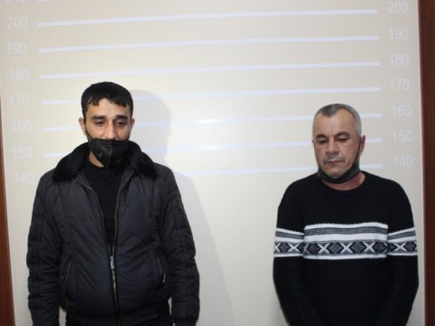Narkotiki mürəbbə bankalarının arasında gizlətdi... 
