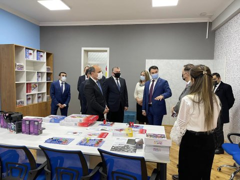 Nazir məktəbin açılışında - FOTO