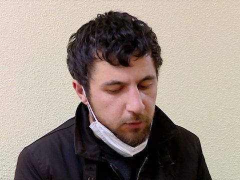 Üzərindən silah, evindən narkotik TAPILDI