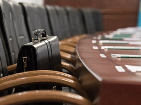 Gənc məmurların yol verdikləri nöqsanlar - Nəyi yanlış edirlər?