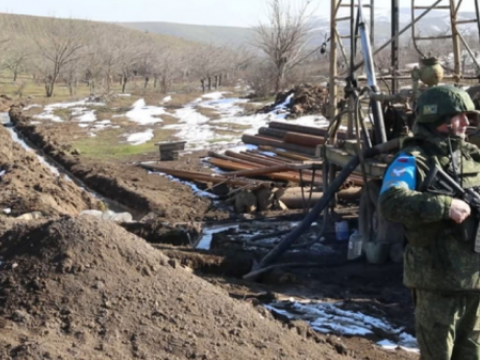 Rusiya hərbçiləri Qarabağda ermənilərə su xətti də çəkir
