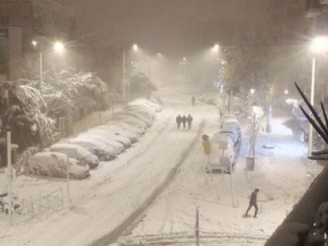 Güclü qar İsraildə həyatı dondurdu