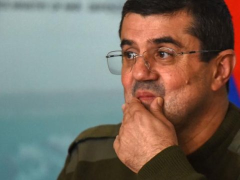 Paşinyanla təmasda olan Arayik qorxudan koronavirus testi verdi 