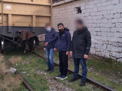 Bakıda qoca kişiyə qarşı quldurluq - Başını yarıb pulunu aldı