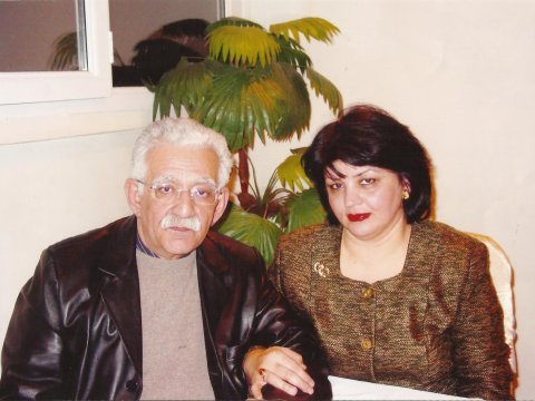 “Vaqifin ruhu 7 ildir məni tərk etməyib” – Mərhum şairin xanımı