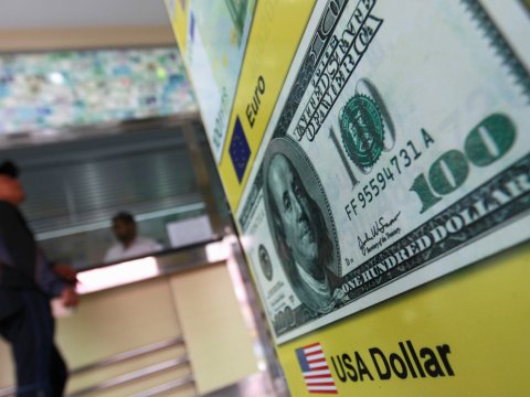 Baş bankir - Dollara tələb artıb