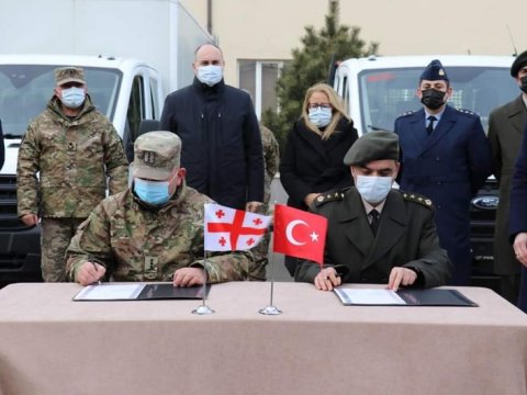 Türkiyə Marneuli aerodromu üçün texnikalar verdi