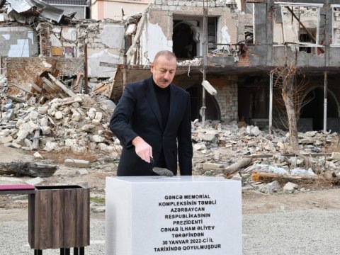 Prezident Gəncə Memorial Kompleksinin təməlini qoydu
