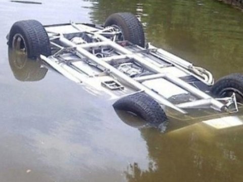 Avtomobil su kanalına aşdı, bir nəfər öldü